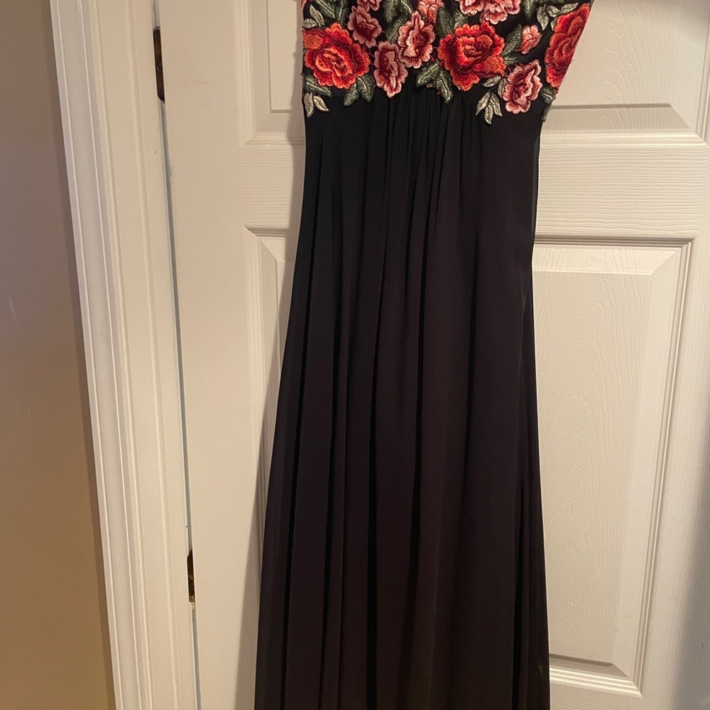 Elegant Black Floral Embroidered Dress